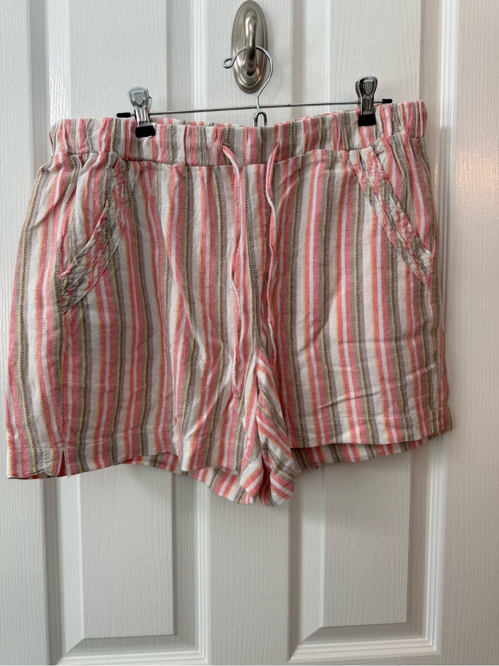 Briggs New York Pink & Cream Striped High-Waist Drawstring Shorts